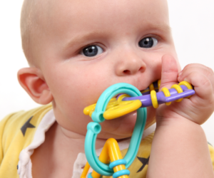 Bebeklerde diş çıkarma İzmit Diş